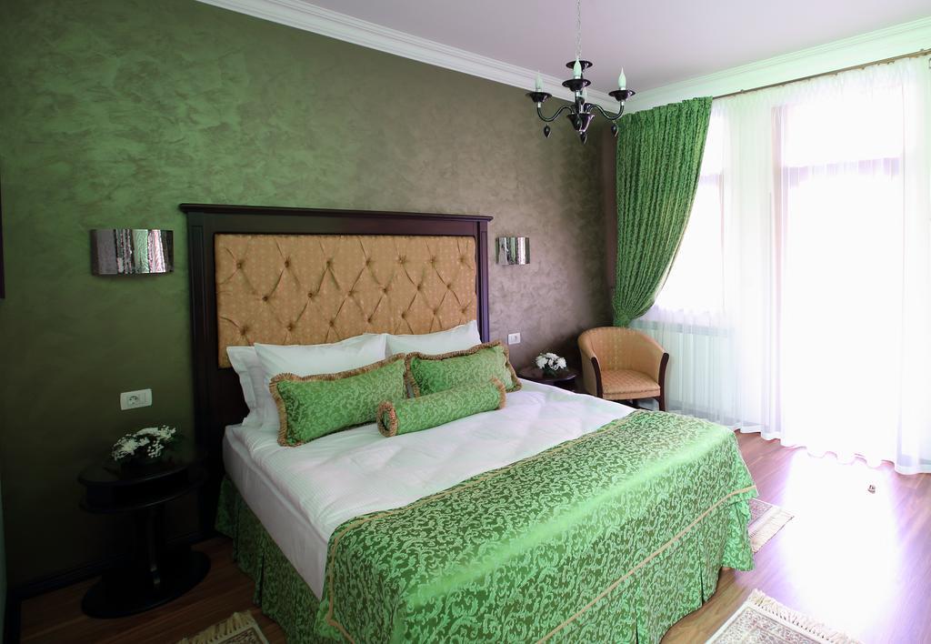 Hotel Galany Рэдэуци Экстерьер фото