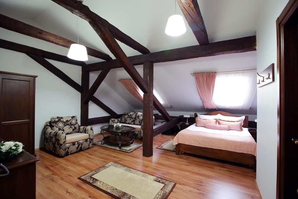 Hotel Galany Рэдэуци Экстерьер фото