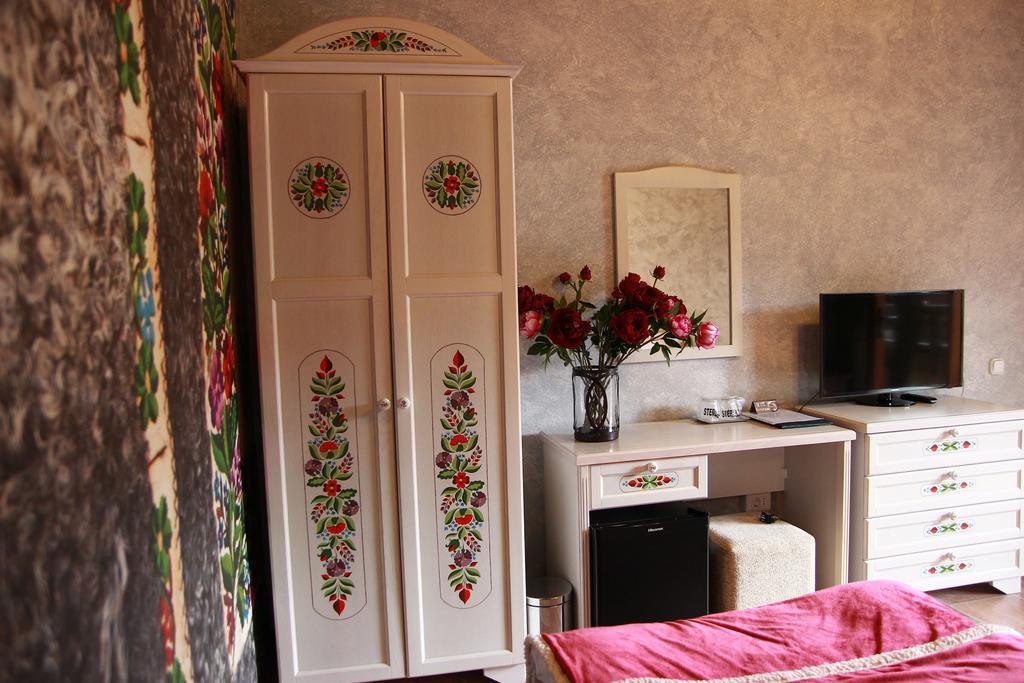 Hotel Galany Рэдэуци Экстерьер фото